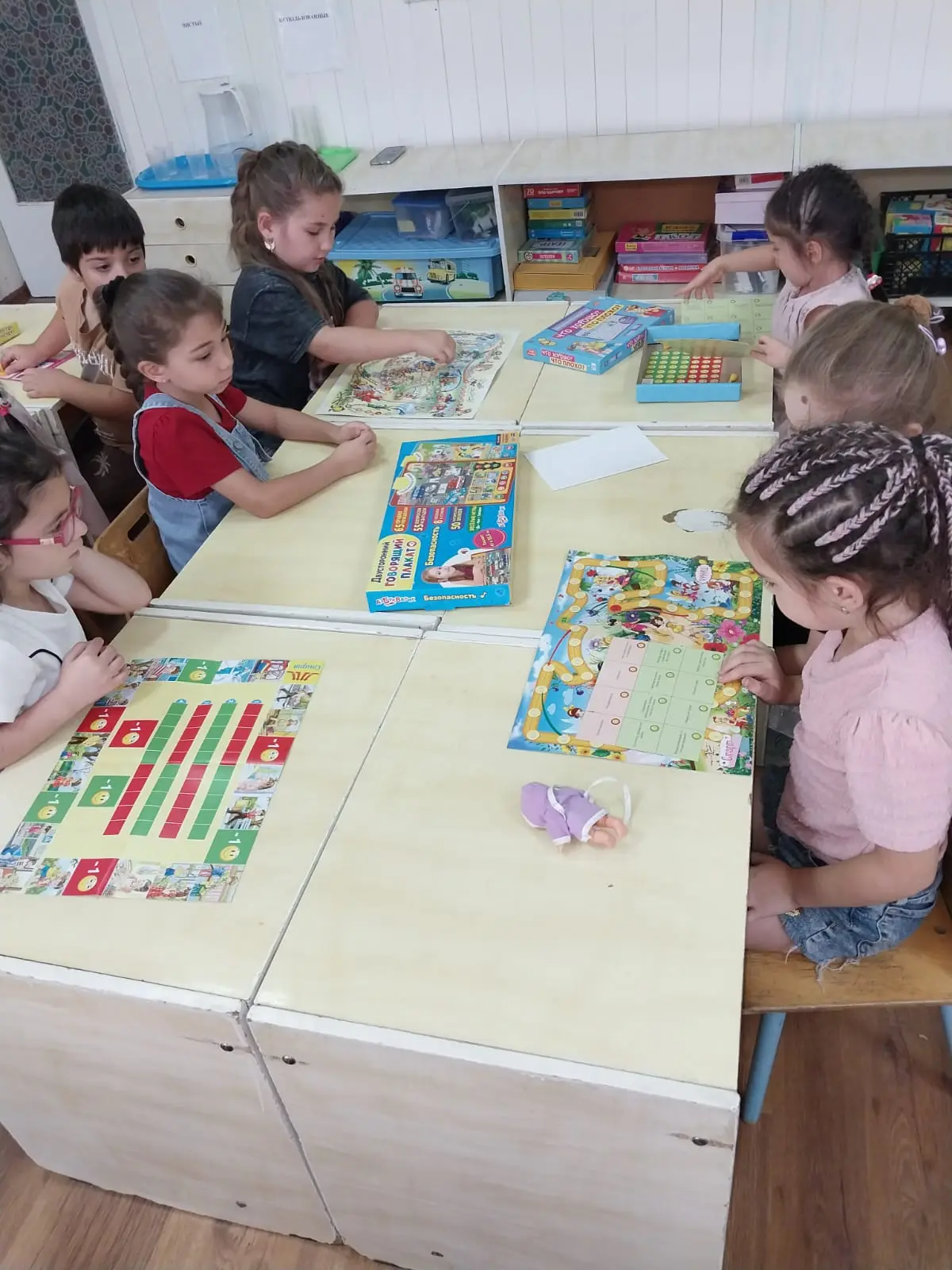 Вечер в кругу друзей: время настольных игр 🎲🧩