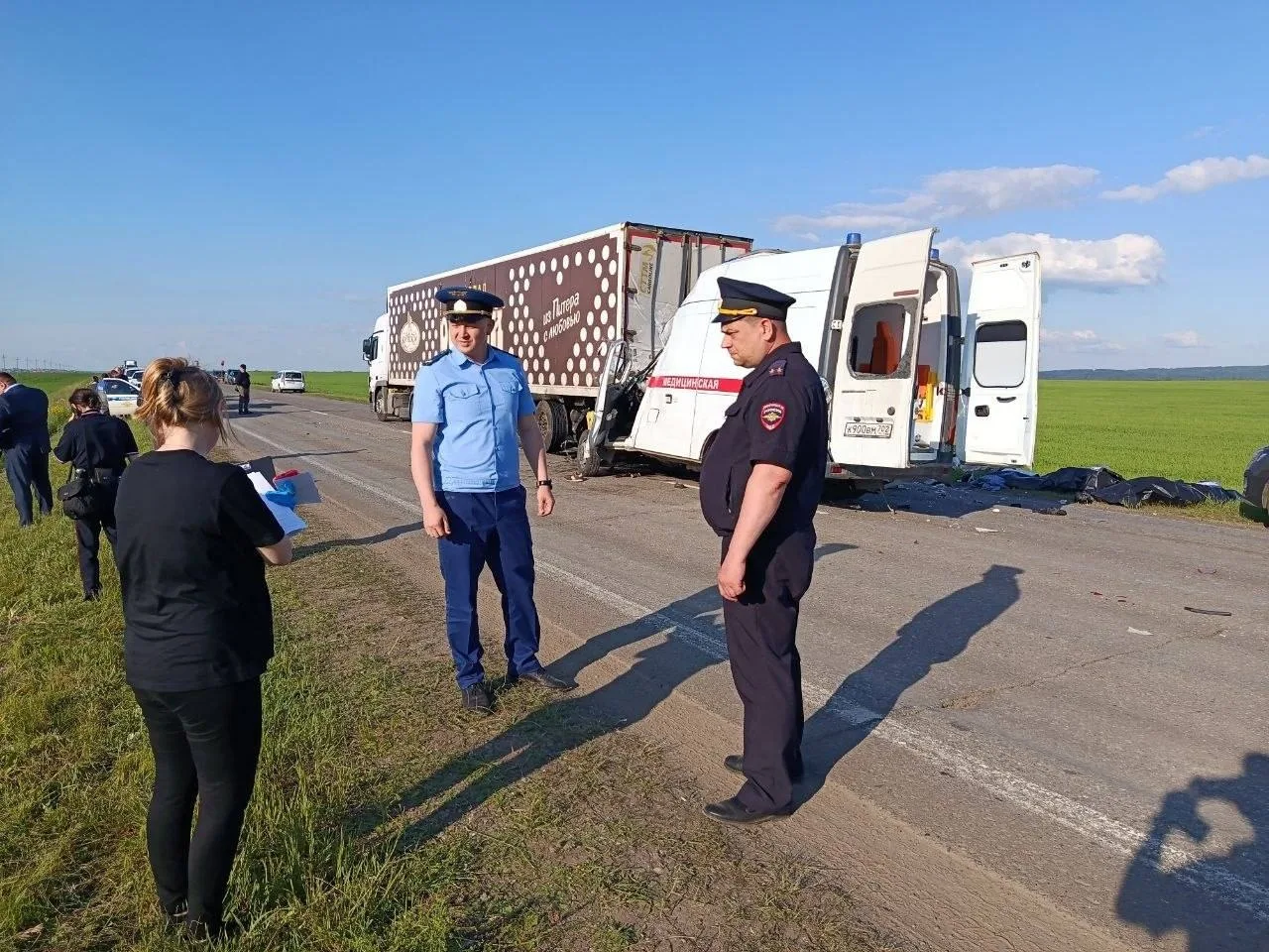 ➕ В Башкирии произошло ДТП с участием скорой, погибли два врача и молодая девушка

📍 На 80-м км тра