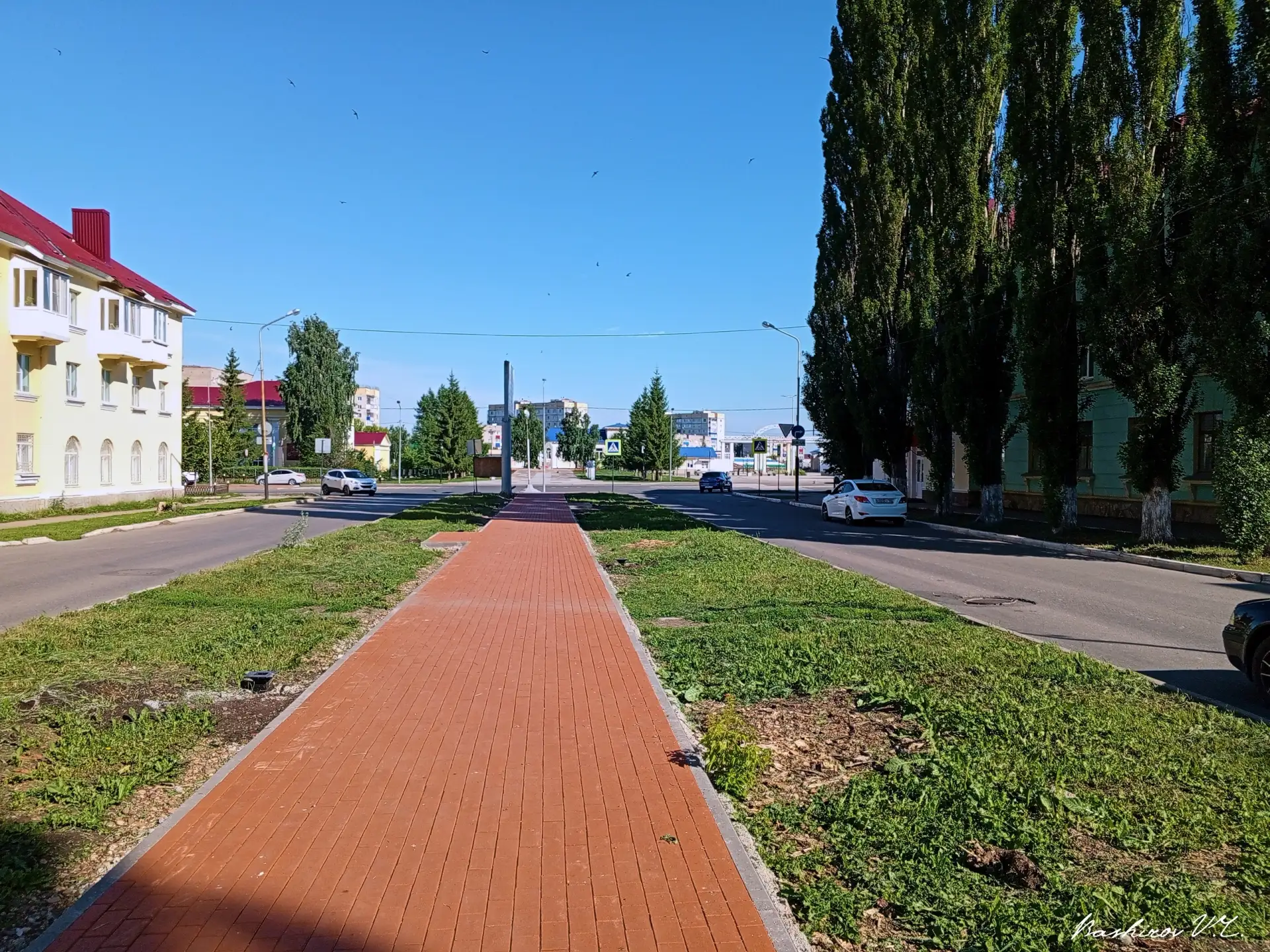 👍Укладка плитки на аллее Богдана Хмельницкого практически завершена