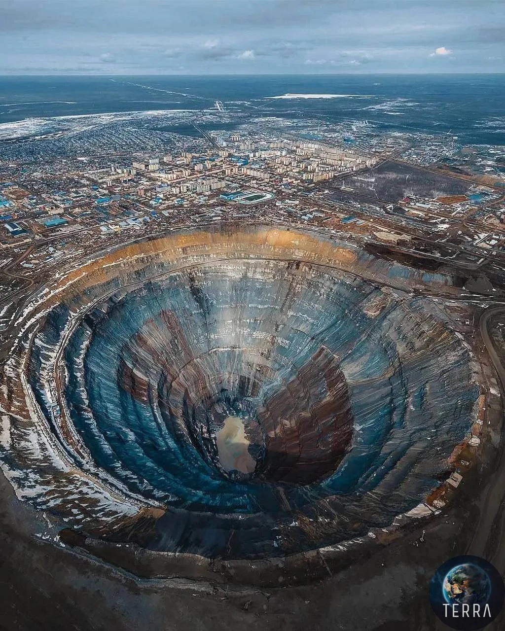 ⛏ Мирный – город в Якутии, расположенный на территории вечной мерзлоты.