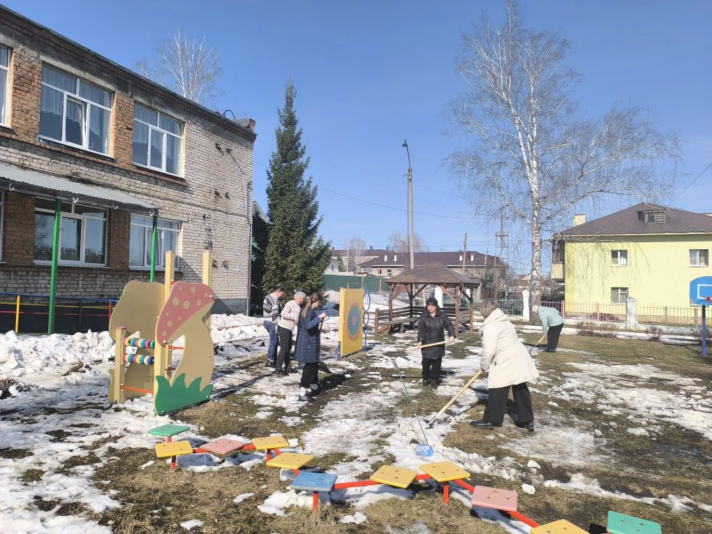 🧹🏡Наши субботники: вместе за чистоту и красоту!