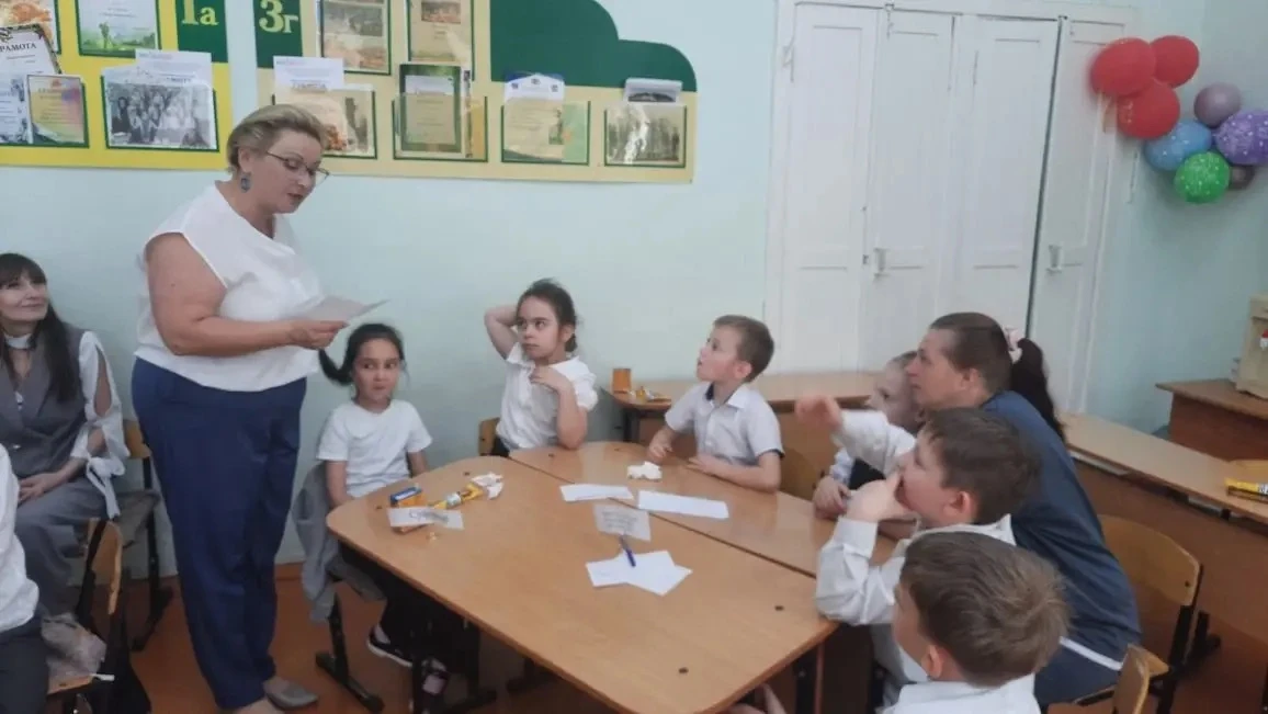🧠 А знатоки растут! 🤓  Сегодня в 1 «А» классе прошла своя, школьная версия легендарной игры «Что? Гд