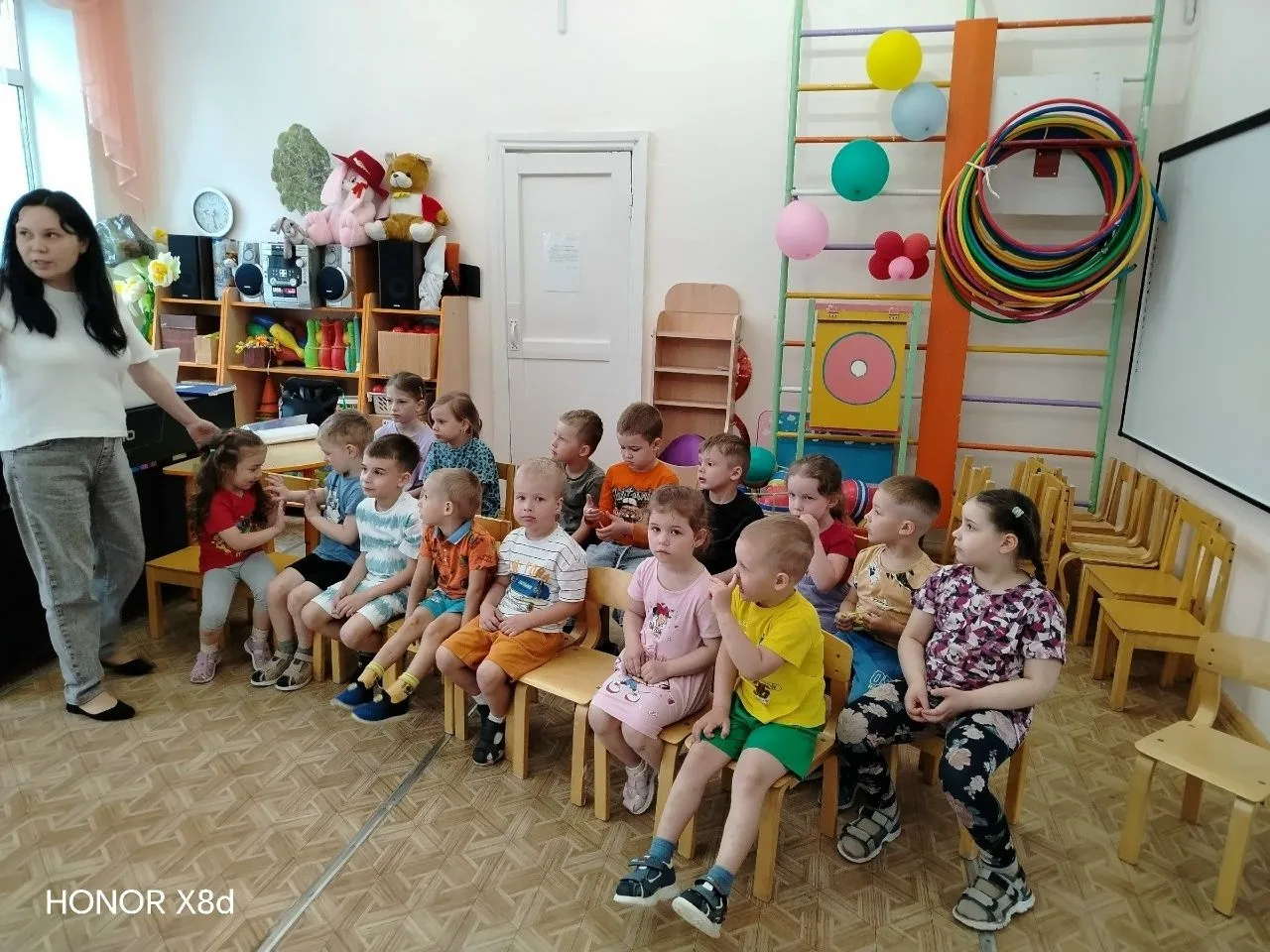 Сегодня в нашем детском саду состоялось мероприятие "Уроки финансовой грамотности" от банка Хлынов. 