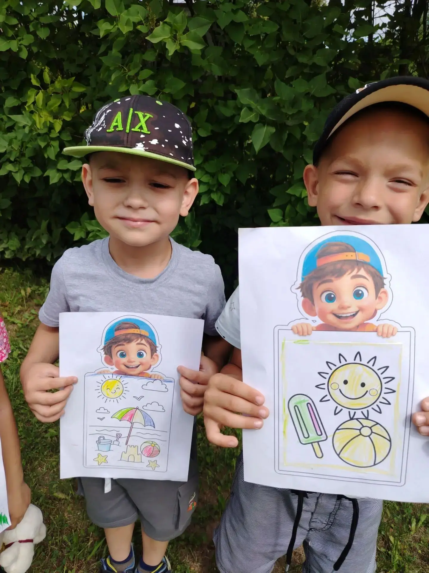Ребята🧑‍🎨🧑‍🎨🧑‍🎨 средней группы отправились в увлекательное путешествие в мир ярких красок.  Де