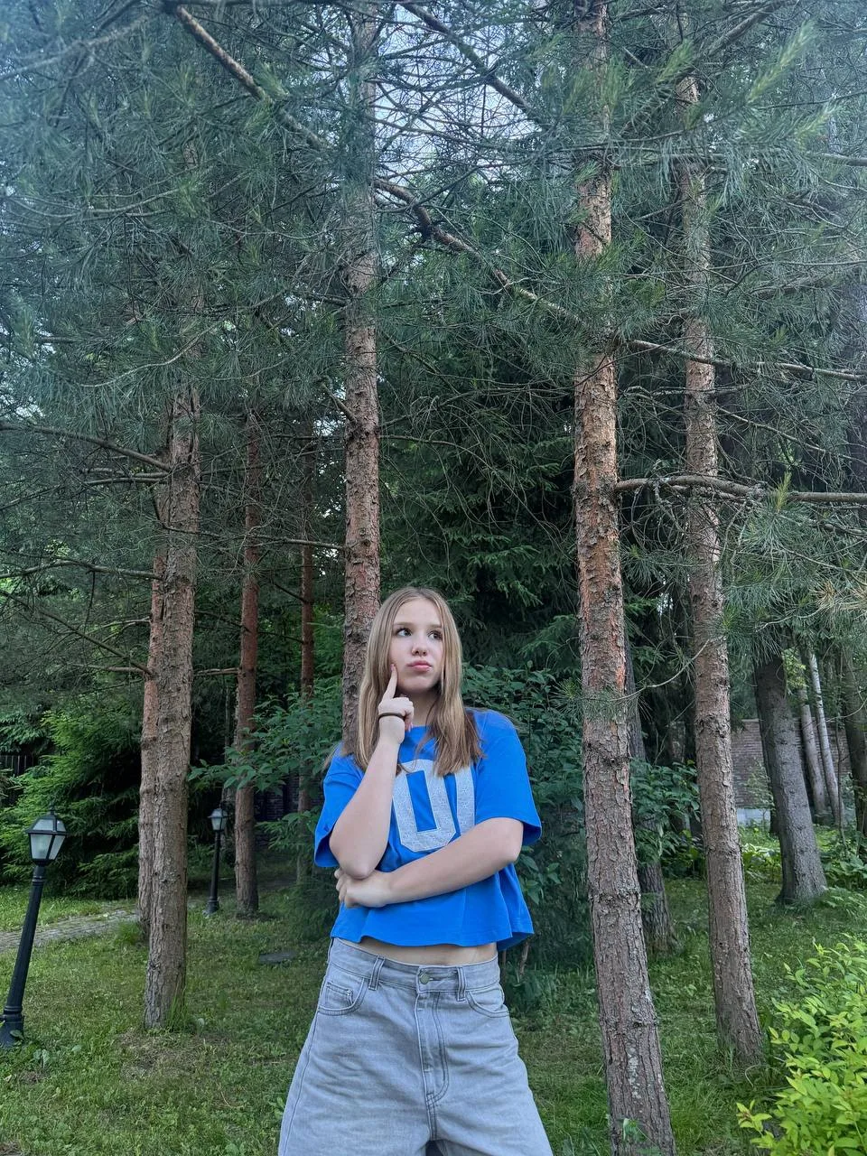 ⚡️топ идей чем заняться летом на даче:
1. найти сландермена👻
2. покидать в друг друга водяные бомбо