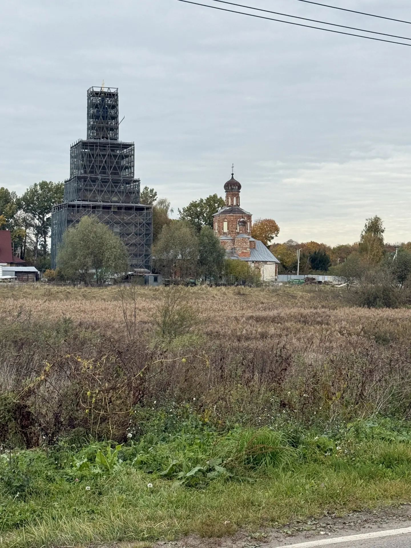 Село Степановское, Раменский район: церковь с короной на кресте.