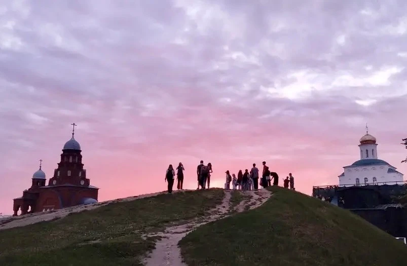 Пленэрный привет из Владимира 👋 

Выездной пленэр - испытание не для всех 😏

Но жить искусством - 