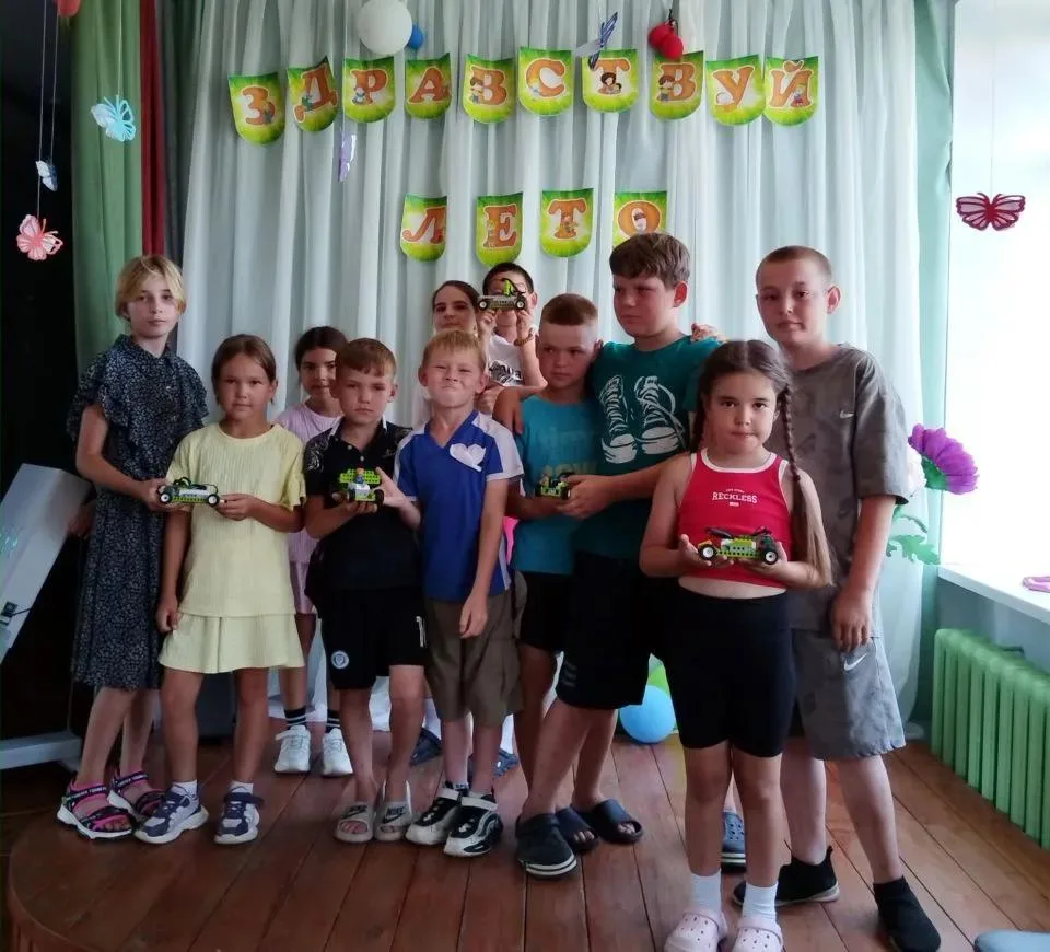 🌞 Один день в лагере "Аксаритания": Наука, открытия и море позитива! 🧬
Друзья и родители, привет! 
