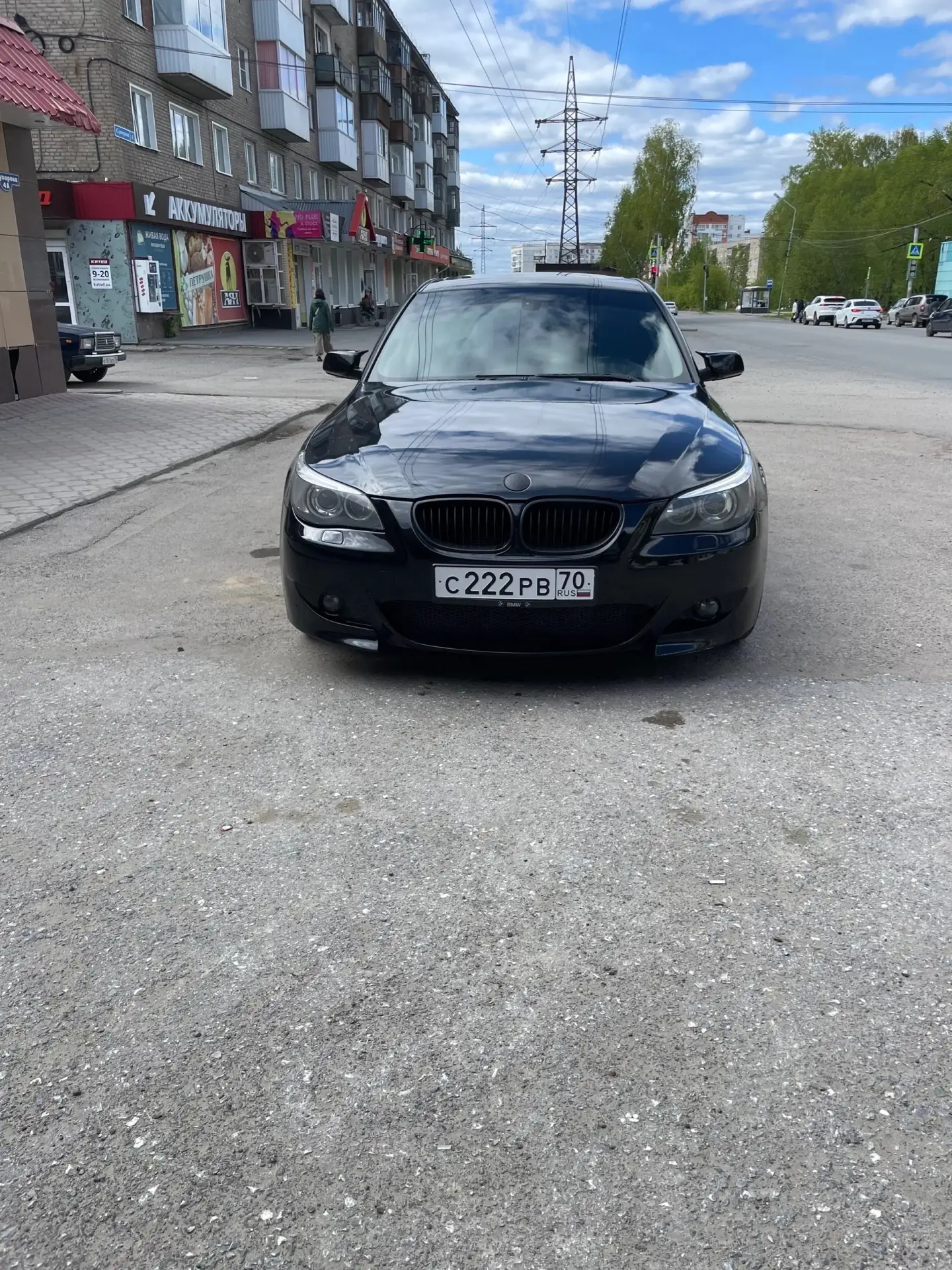 продаже бмв е60 2006 год 800 тысяч срочно  по вопросам звоните 89627875557