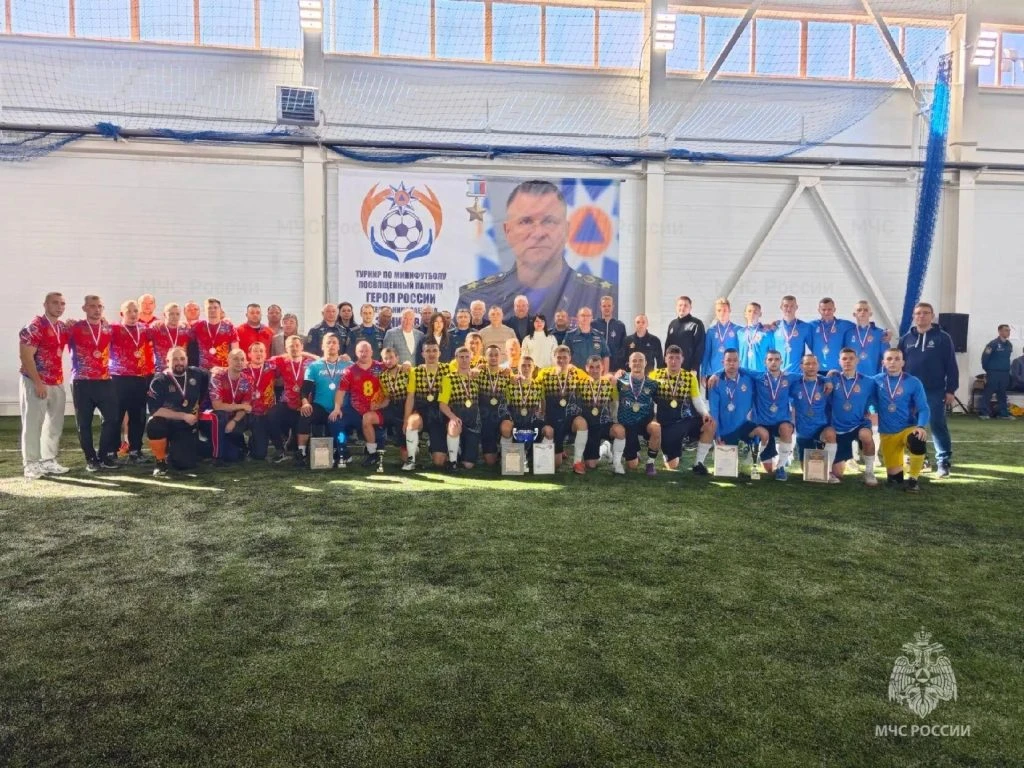 🥈 Команда академии завоевала серебро на турнире по мини-футболу памяти Евгения Зиничева