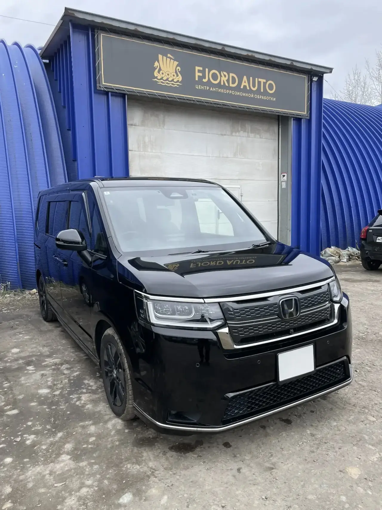 Завершили работы по автомобилю Honda Stepwgn Spada