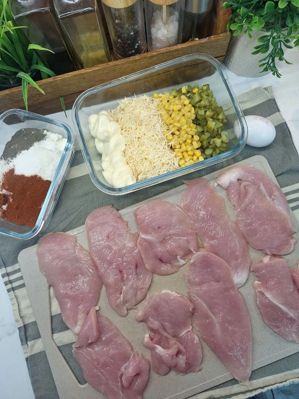 🌽Курочка по‑мексикански🥒.

Несу простой вариант мяса к ужину из вчерашнего видео 👌.

🤍Филе нарез
