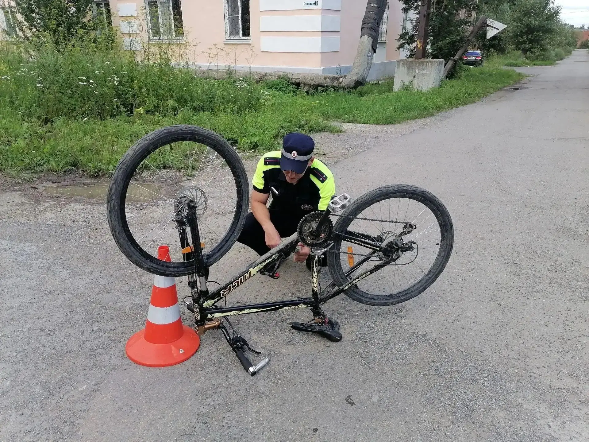 13 июля 2026 года в  16:45 часов в городе Серов  у дома №7 по улице Строителей  произошло дорожно-тр