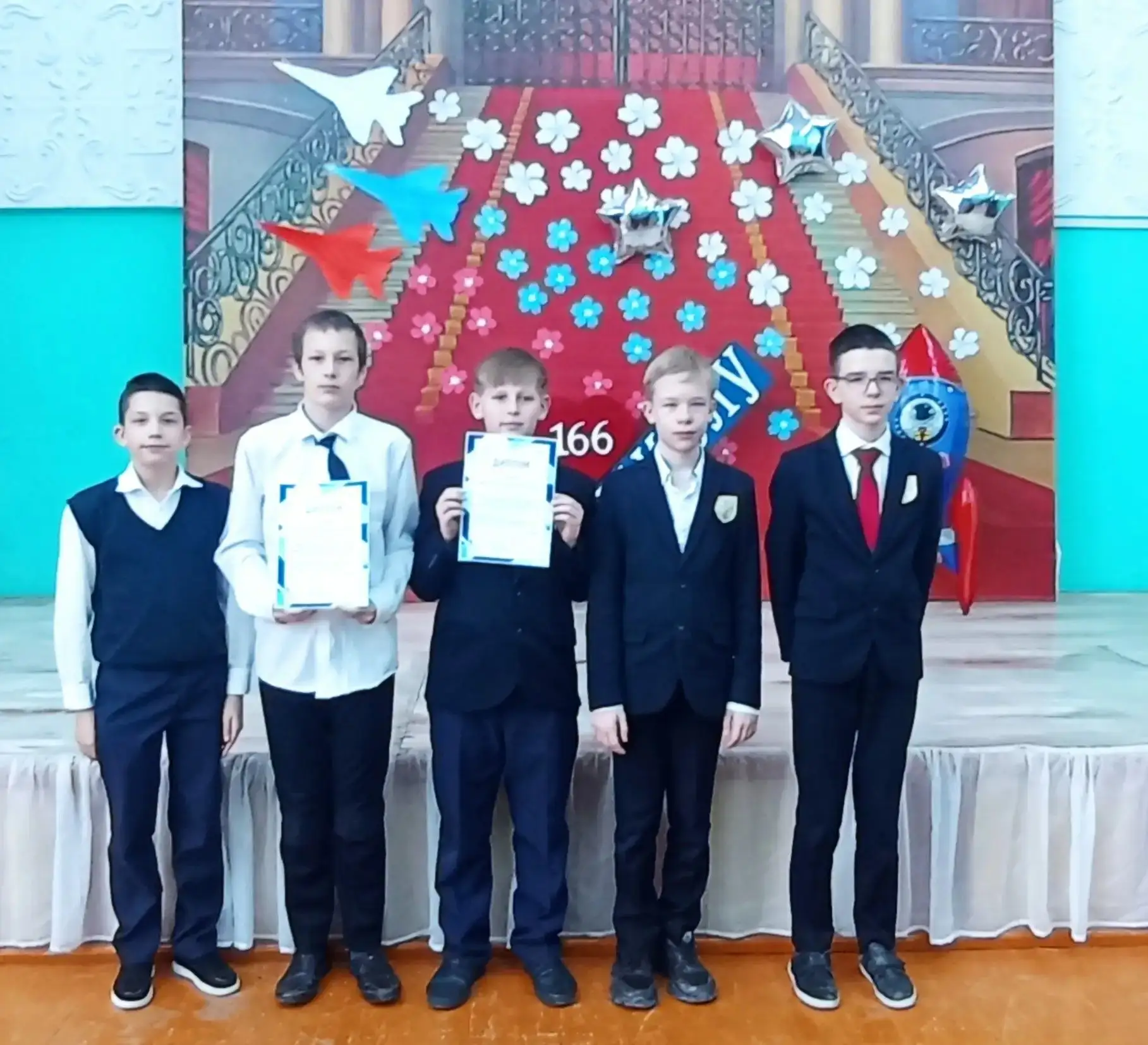 🚀 Двойной успех! 5-е классы взяли призовые места в образовательной игре «Мы Первые в космосе»! В кон