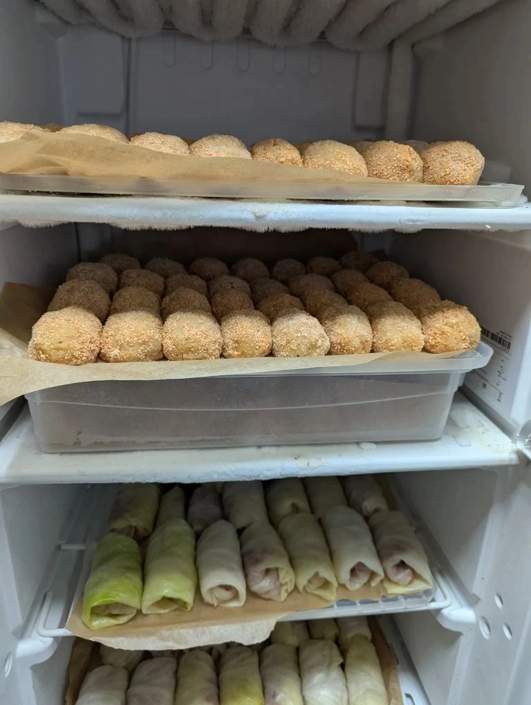 Первые ночные смены наших поваров.