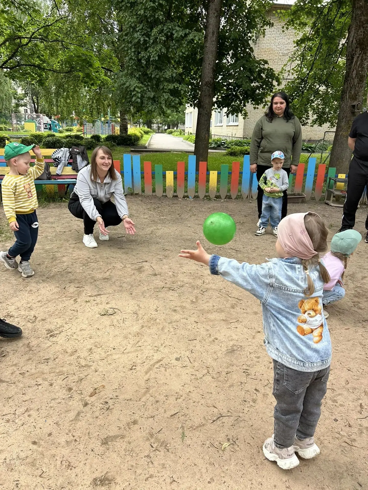 Как же здорово провести день всей семьей.
Наши ребята с группы √7,вместе с родителями приняли участи
