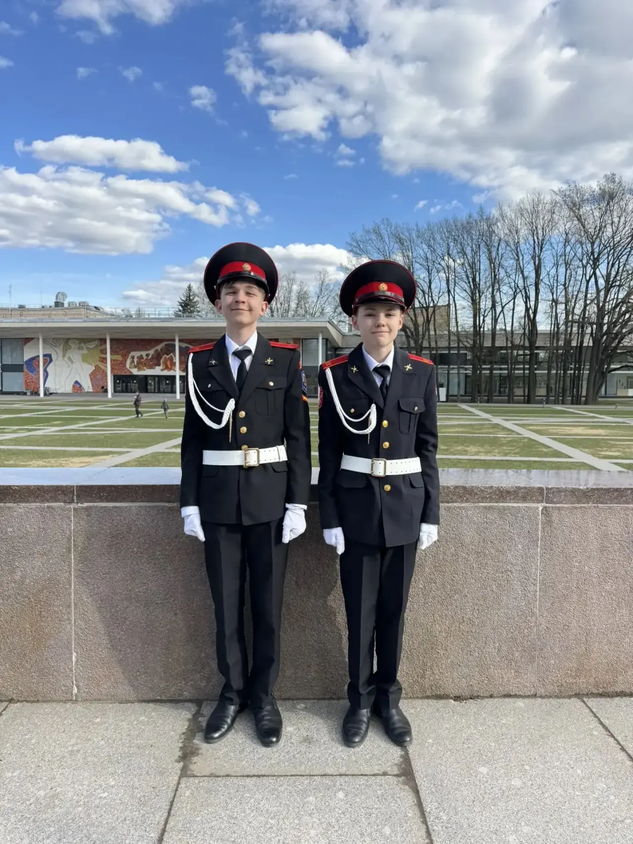 МАРШ ПОБЕДИТЕЛЕЙ: КАДЕТЫ НА СМОТРЕ СТРОЯ И ПЕСНИ  🇷🇺Наши кадеты 7 «К» класса приняли участие в значи