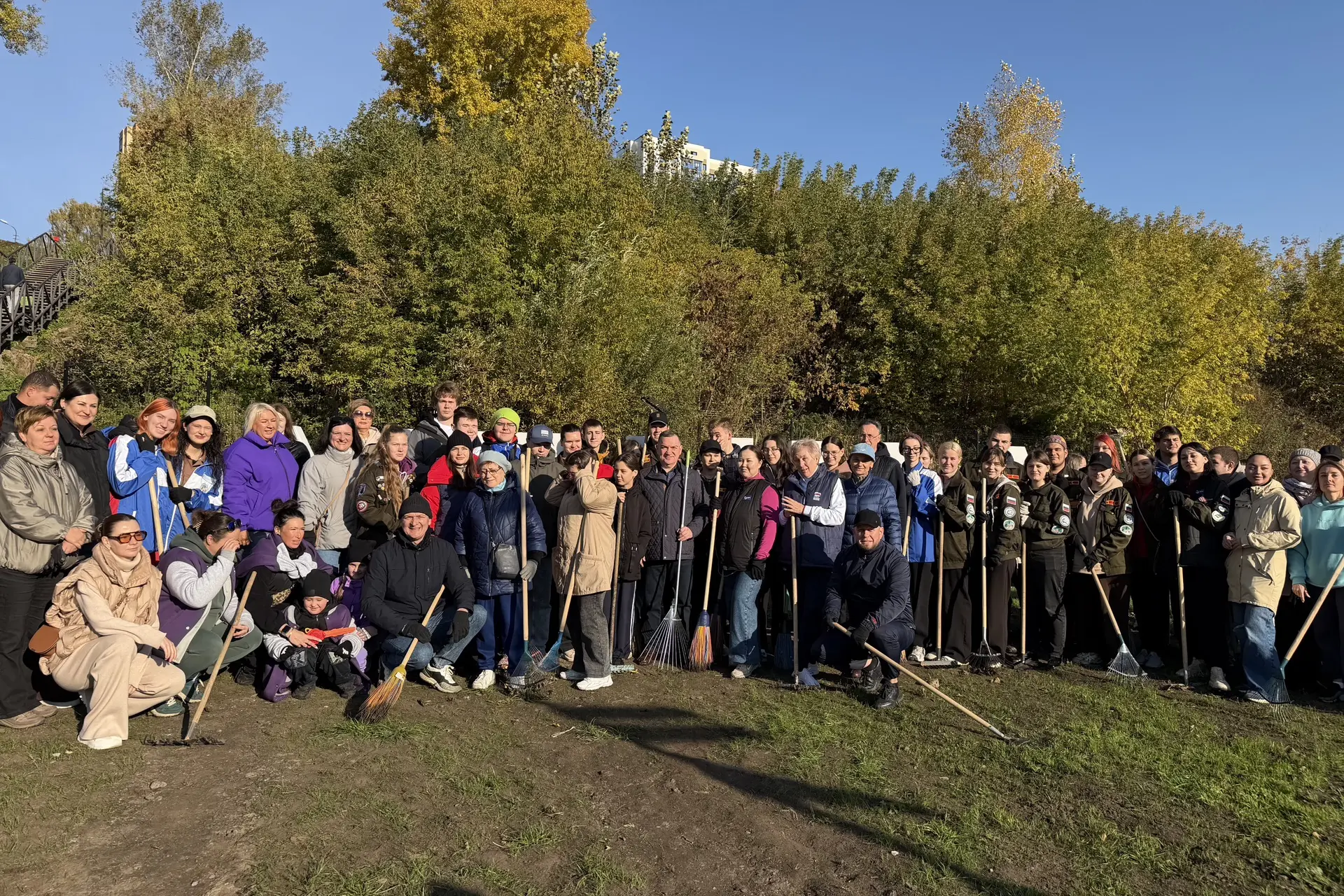 В Новосибирске сегодня проходит городской субботник.