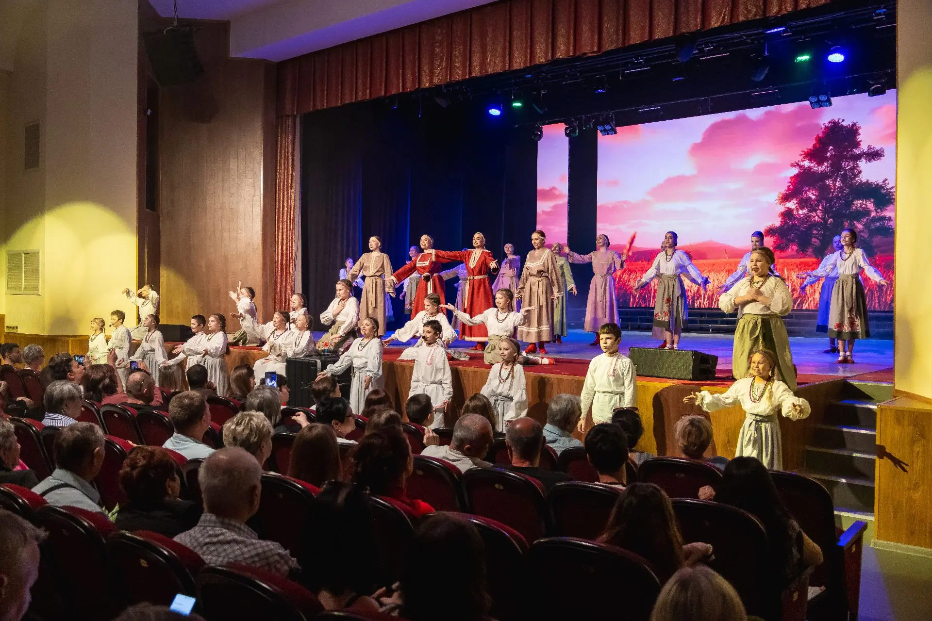 🎉В 2026 году отмечается 40-летие Народного вокального ансамбля «Славница» Дворца культ...