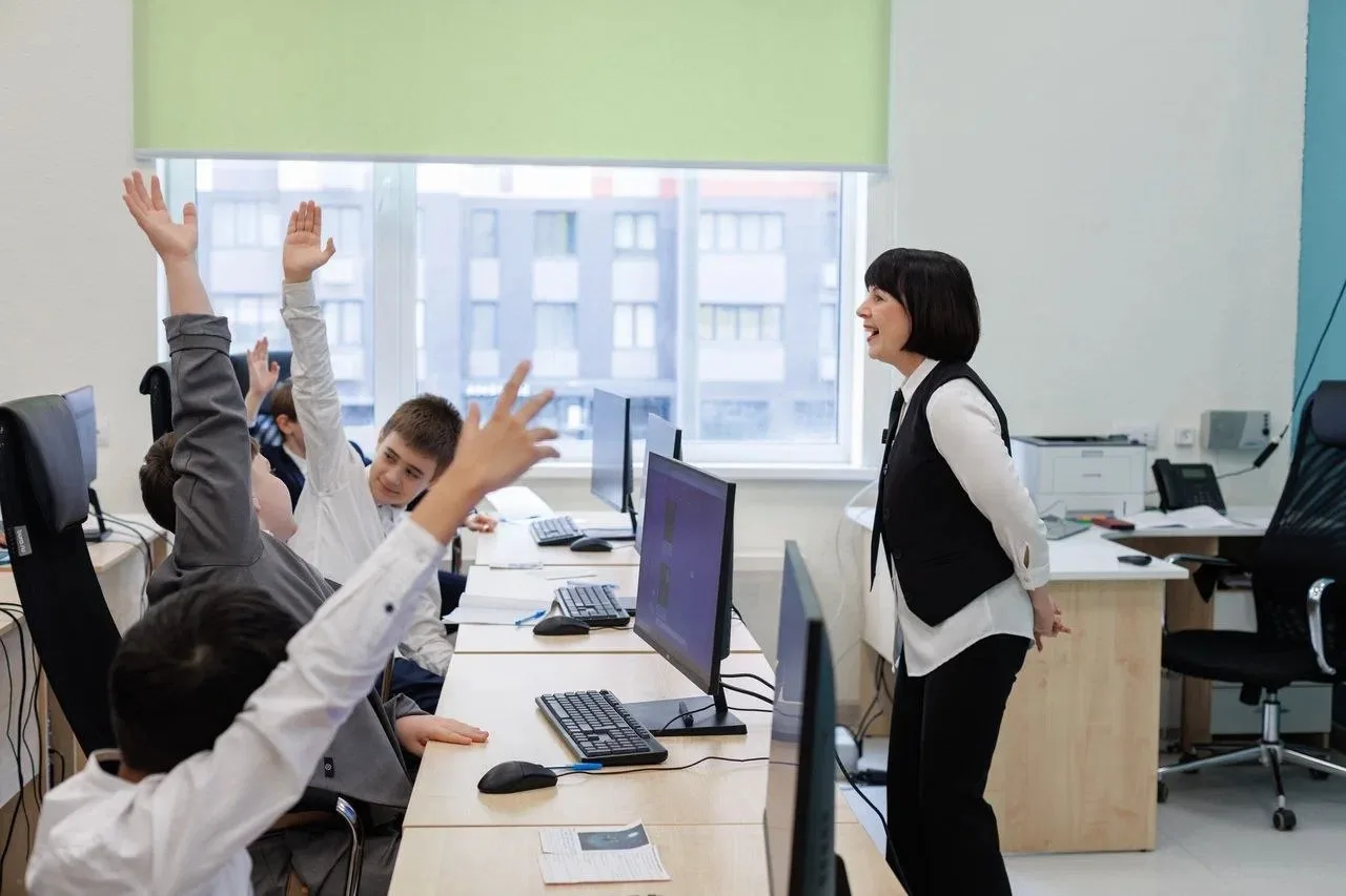🧠 В Подмосковье продолжат активно внедрять ИИ

Губернатор Андрей Воробьев доложил Владимиру Путину,