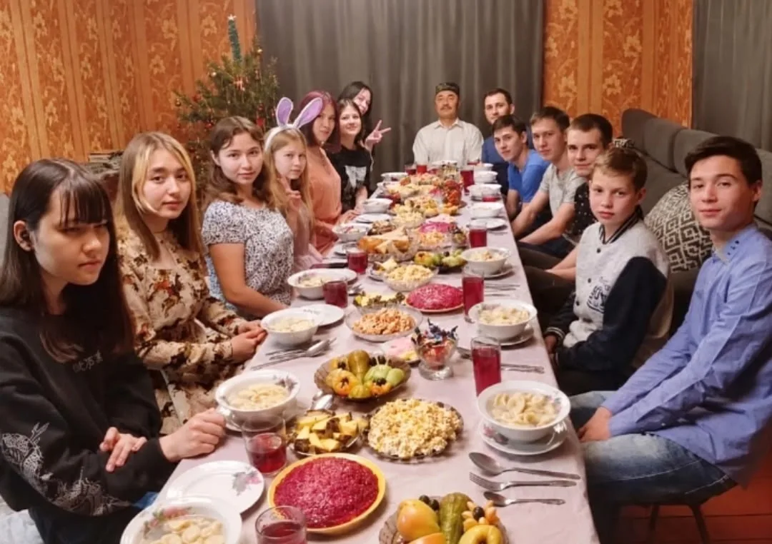 ❤ Воспитали и вырастили 15 детей: супруги из Башкирии получили орден «Родительская слава»