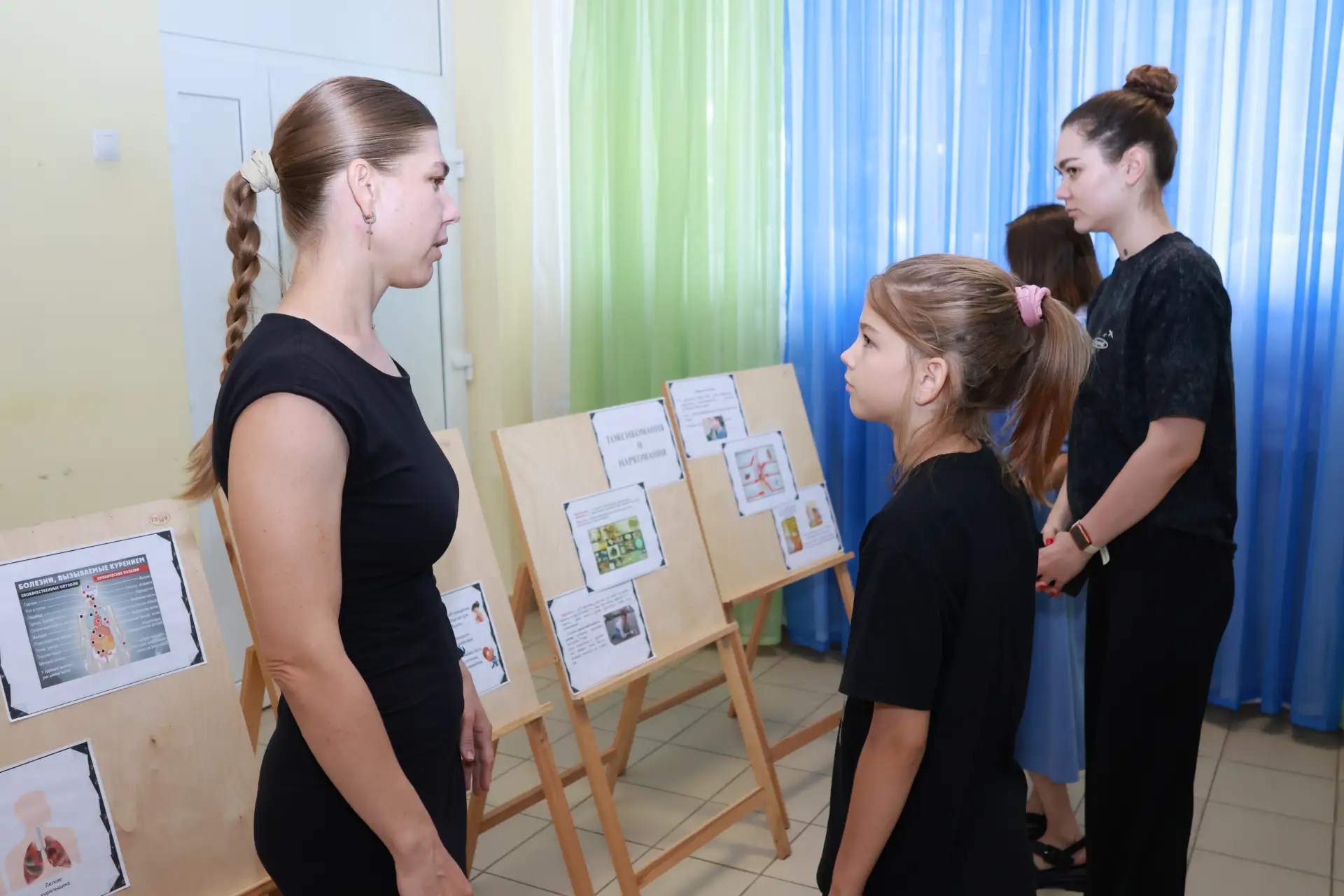В Грайворонском культурно-досуговом центре открылась тематическая выставка «Скажи, нет вредным привы
