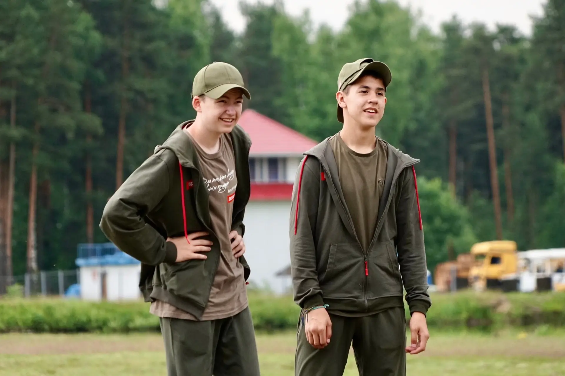 Спорт, патриотизм и крепкая♥️ дружба: как проводят лето наши школьники

Половина лета прошла и мы хо