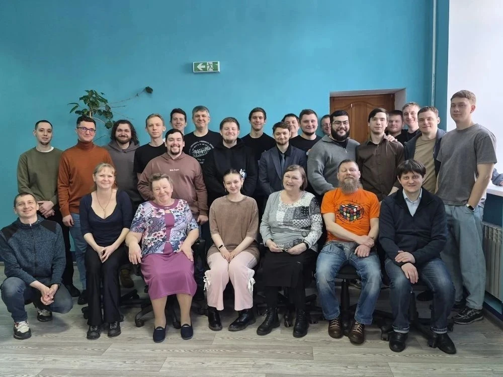 🤩 21 марта состоялась встреча выпускников разных лет выпуска в 3 учебном корпусе.

Самый старший го