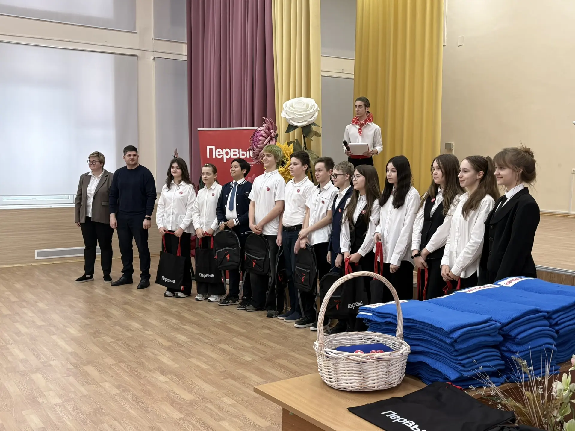 Вчерашний день стал для нашей школы по-настоящему знаковым, наполнив воздух атмосферой торжественнос