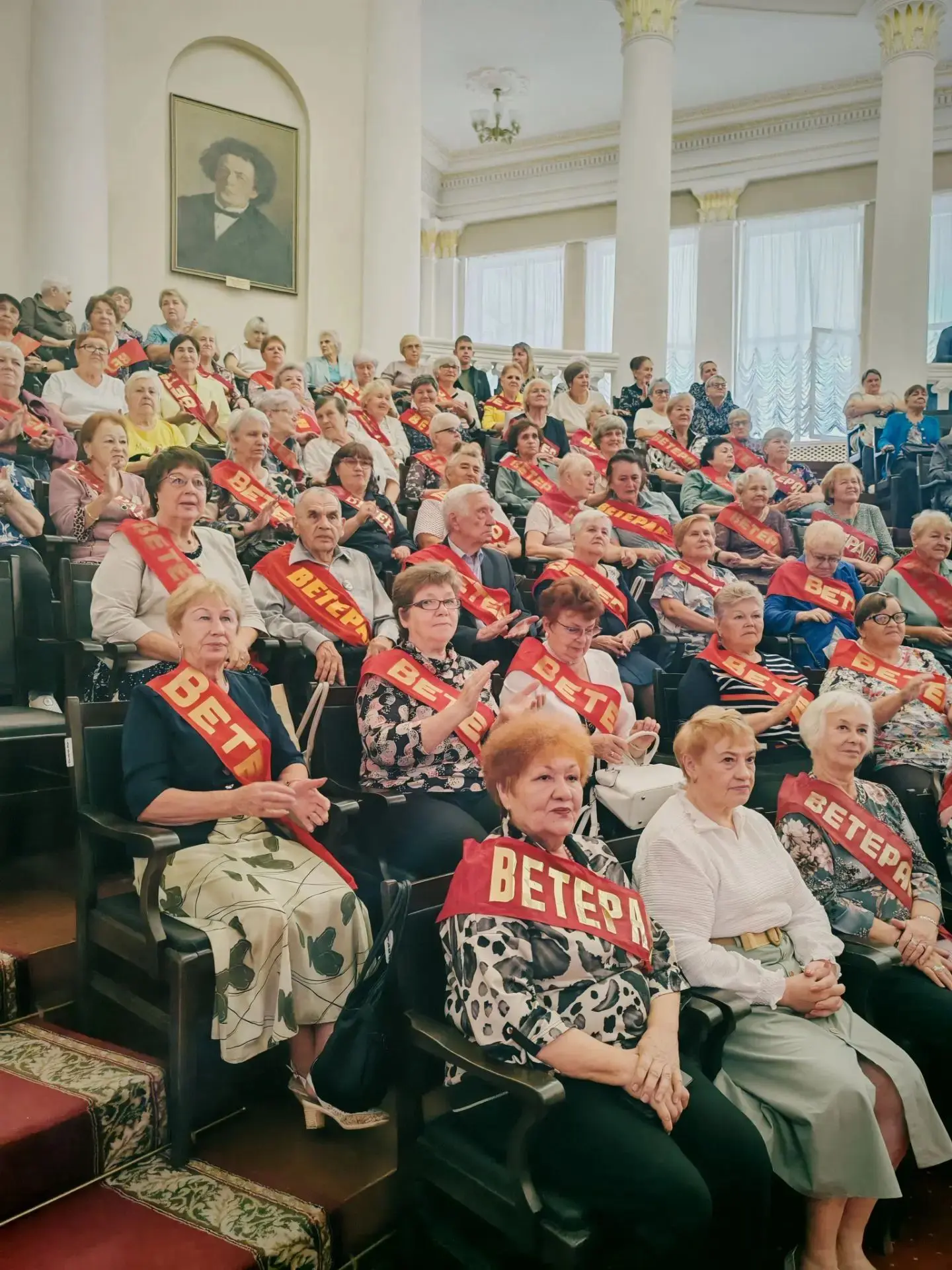 В Детской школе искусств №10 я встретился с золотым фондом Прокопьевска — с нашими вете...