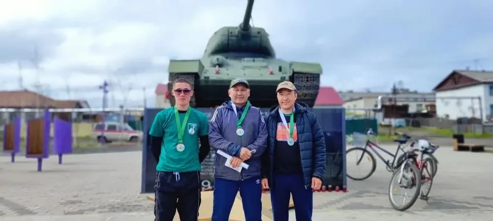 🇷🇺🏃🏻‍♂️Колымский забег ко Дню России: Александр Бубякин — первый!

Вчера, 12 июня, в Среднеколым