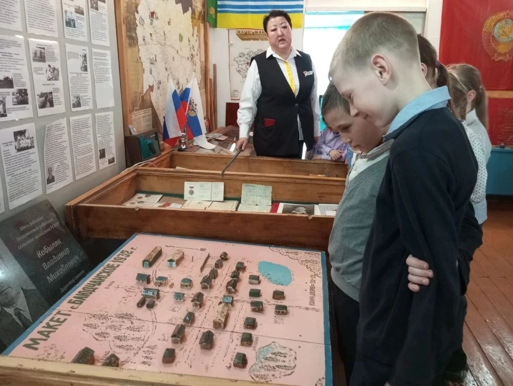 Орлята России" в рамках трека "Орленок – Хранитель исторической памяти" посетили школьн...