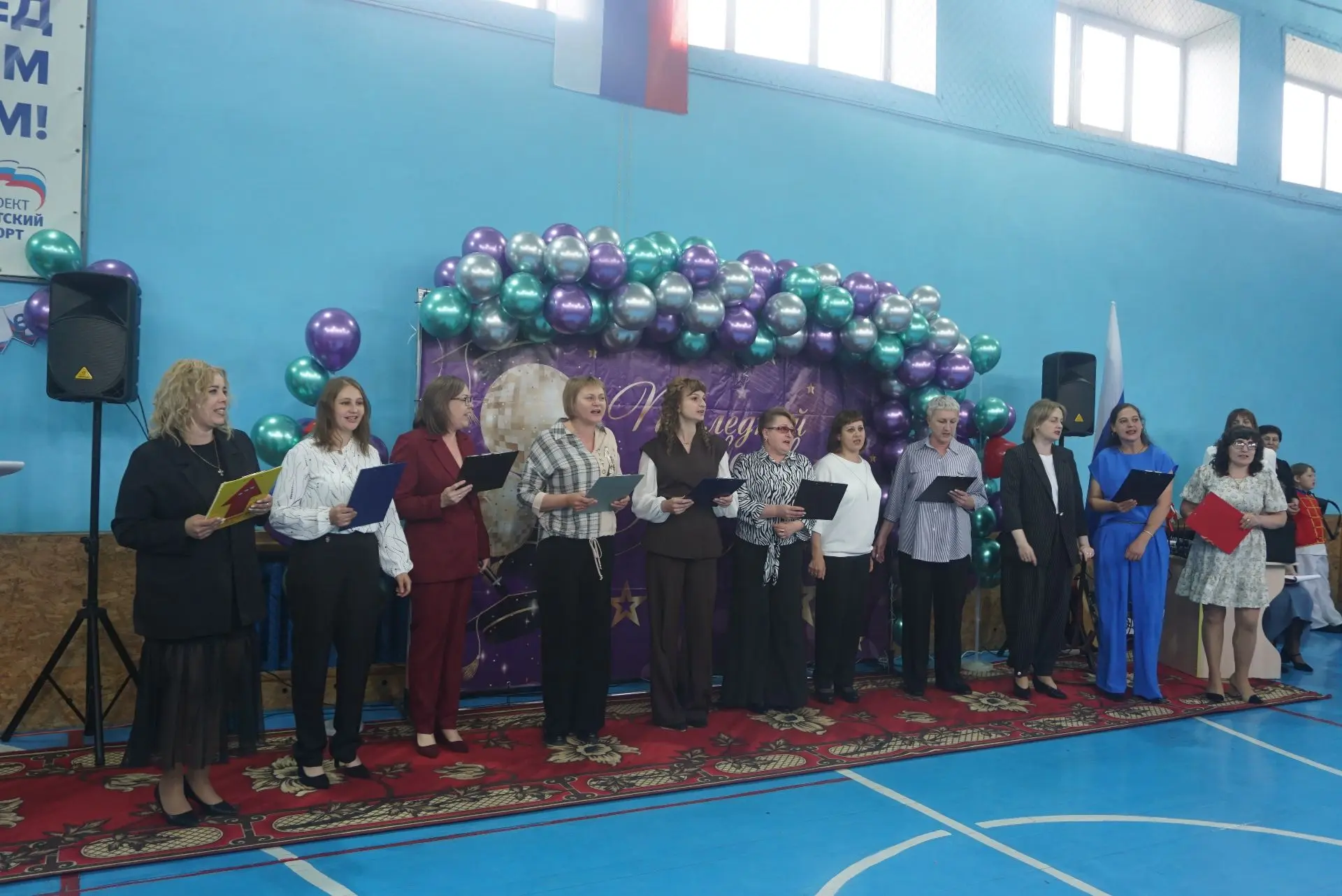 В Дзержинской средней школе № 2 состоялось торжественное мероприятие, посвященное последнему звонку 