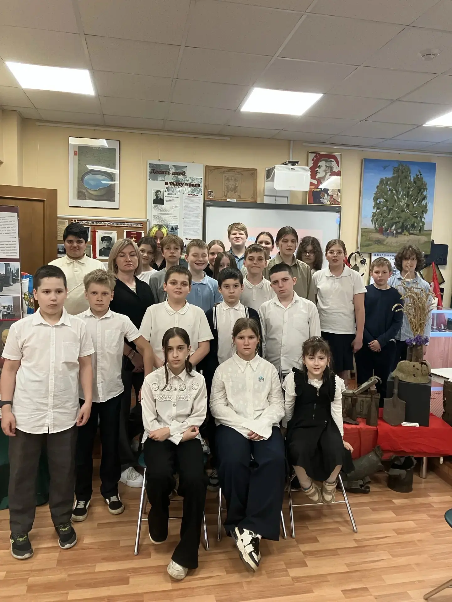 Продолжаем идти Дорогами Победы!  🎗️Сегодня 5 «З» класс, вместе с классным руководителем Зайцевой А.