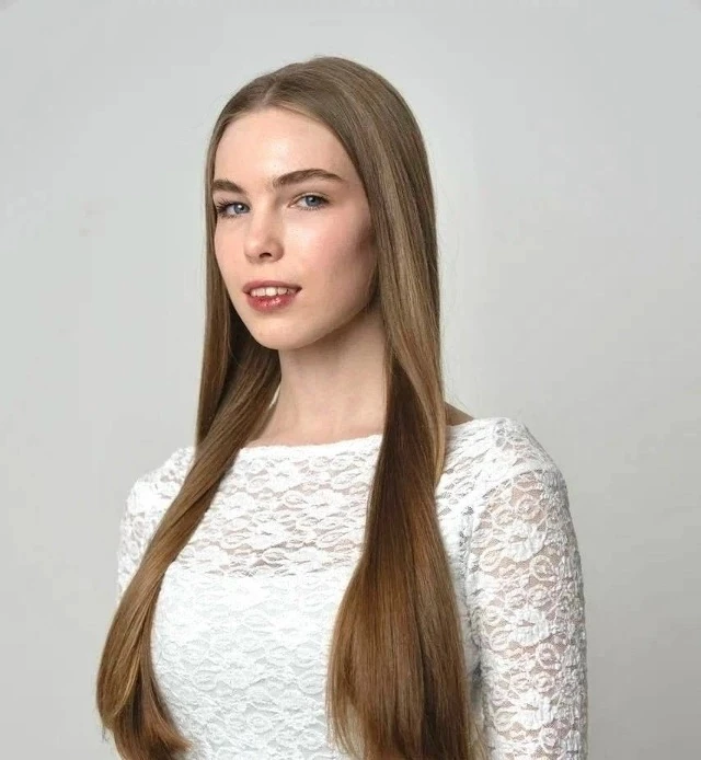 👑 Наша золотая гордость: 💯💯298 баллов по трем предметам и медаль!👏
💐Сегодня мы от всей души поз