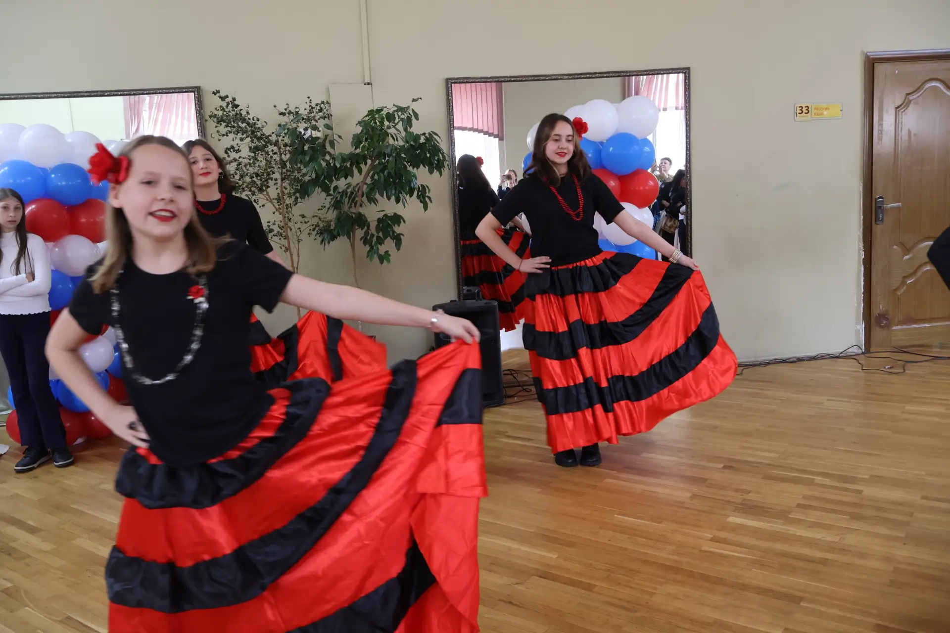 Сегодня наш лицей на несколько часов превратился в пестрый калейдоскоп культур, традиций и улыбок.  