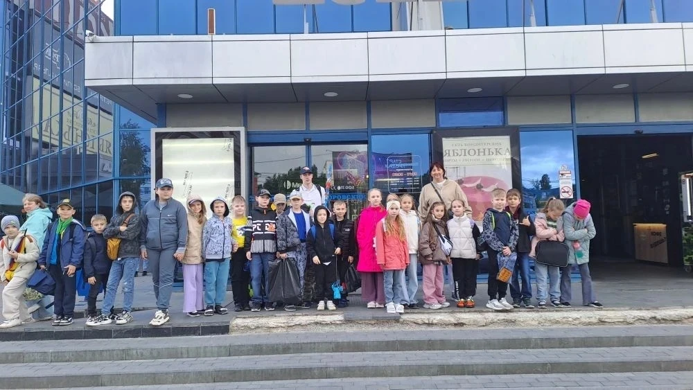 Ребята совершили второе путешествие в нашем пришкольном лагере, и оно выдалось по-насто...