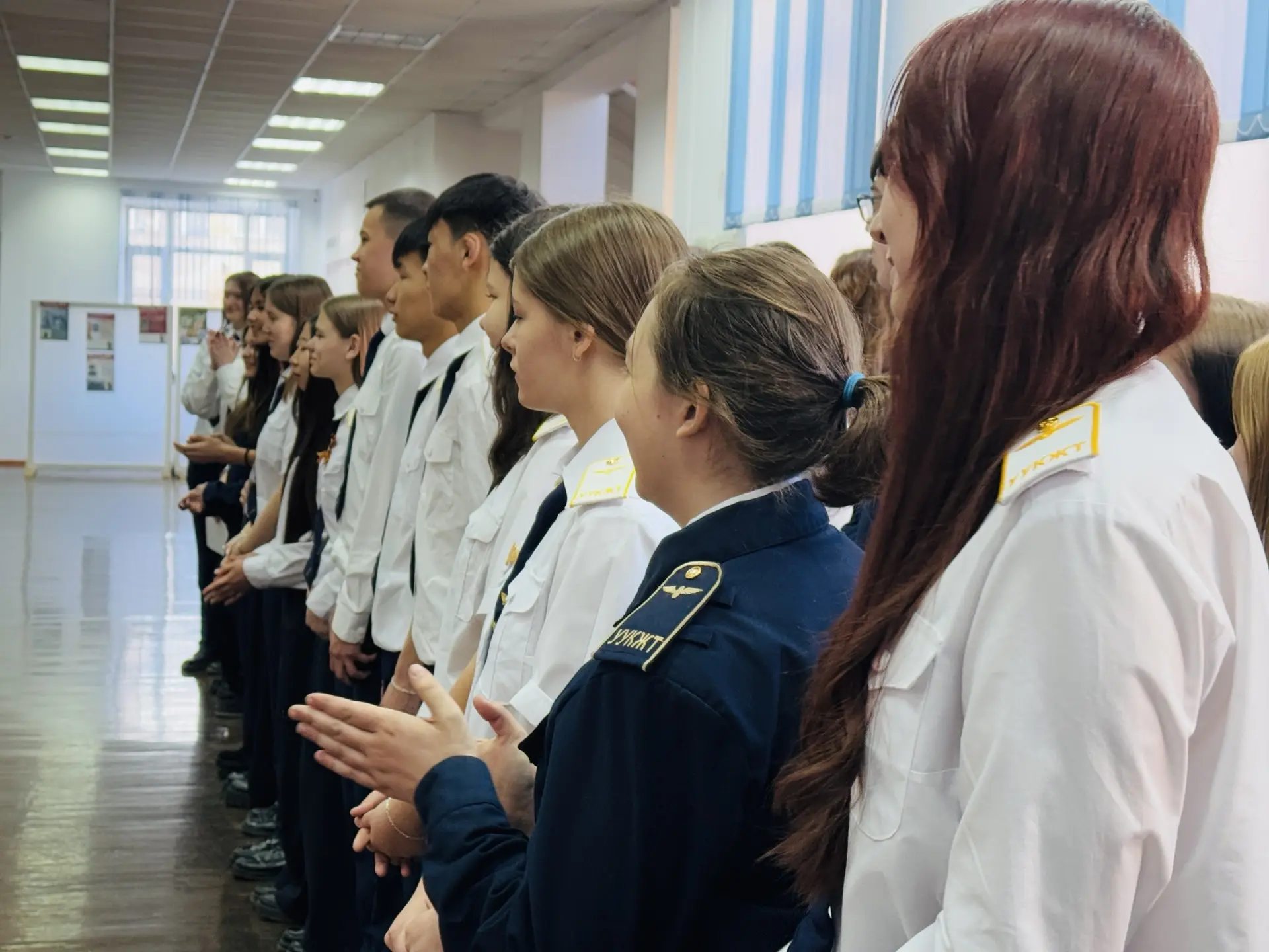🇷🇺🎉 Торжественная линейка — гордость и достижения! 🌟  Сегодня, 18 мая, в УУКЖТ ИрГУПС прошла традици