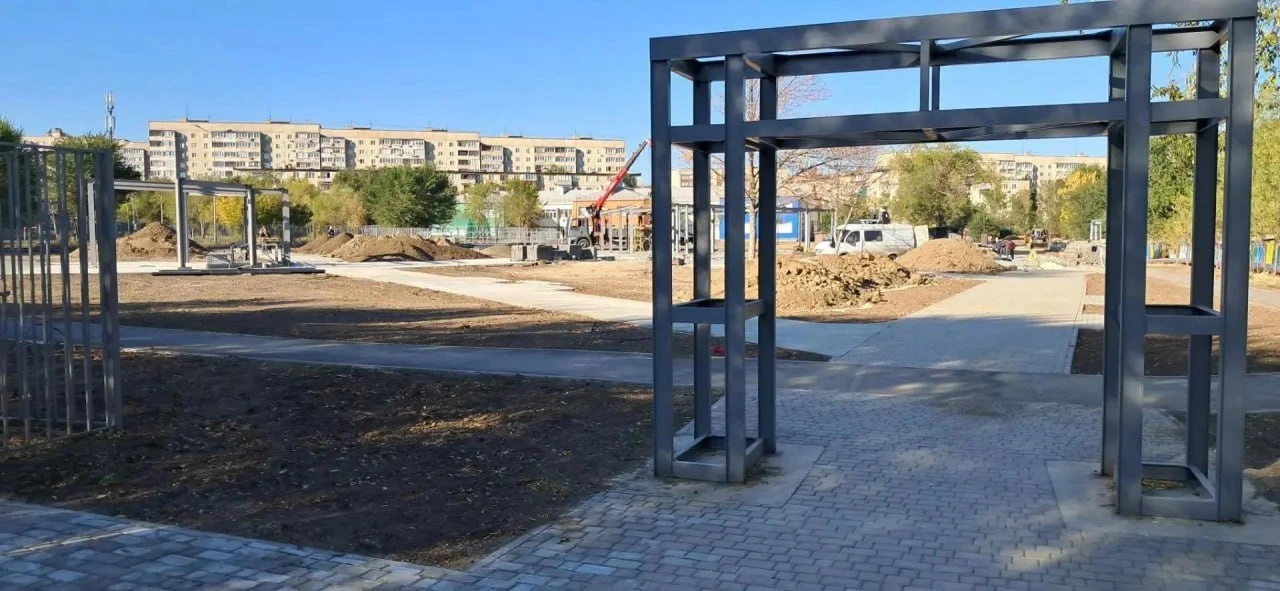 🧱Как сейчас выглядит территория лицея №1 в Новотроицке, которую благоустраивают за 89 ...