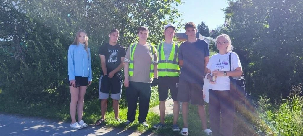 🌟 Трудовой десант в действии: помощь участникам СВО и благоустройство храма! 🌟

На днях наши замеч
