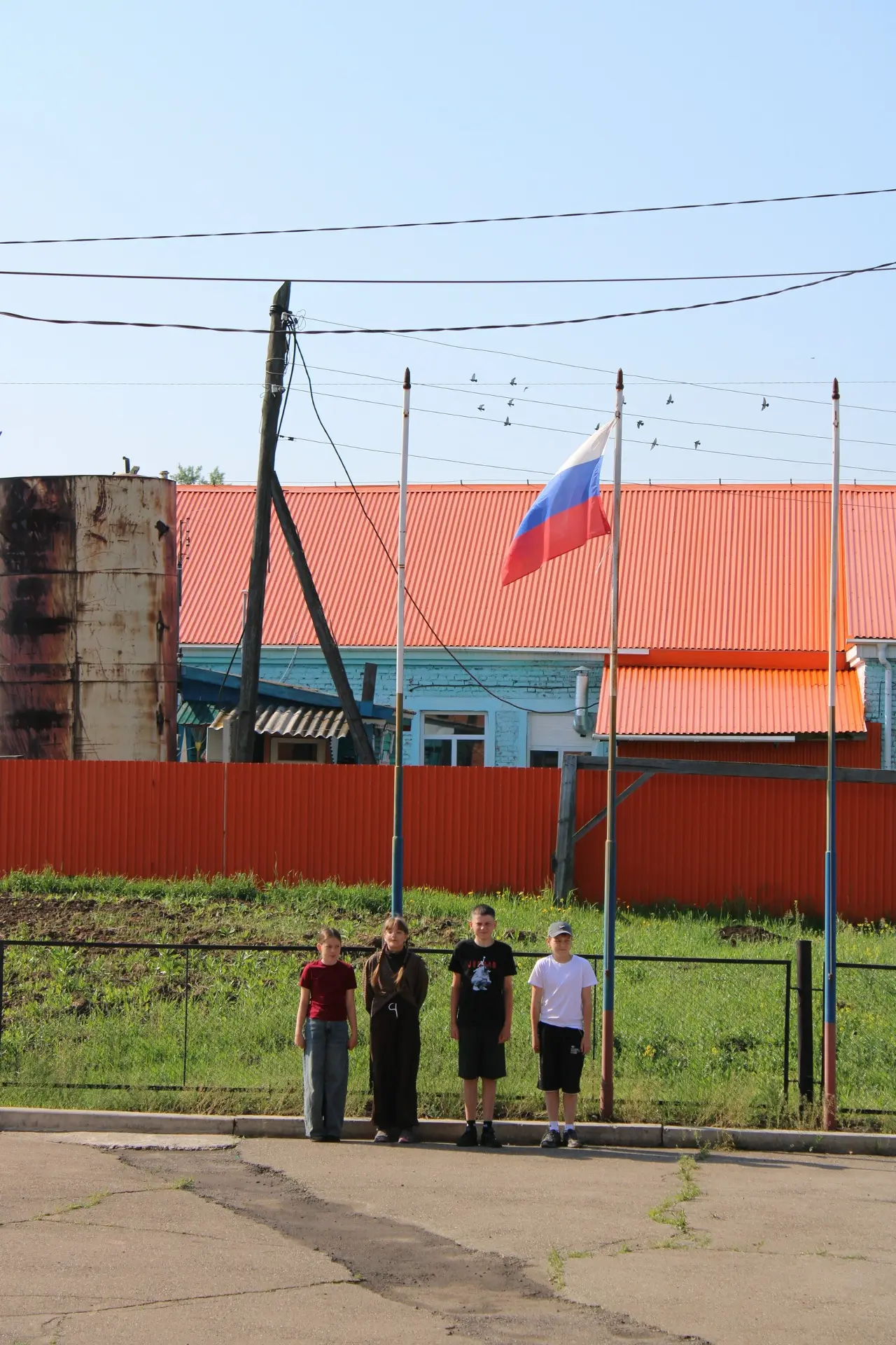 События лагеря "Ангара". 15 июня:

🔢 Начало новой недели ознаменовалось традиционным поднятием флаг