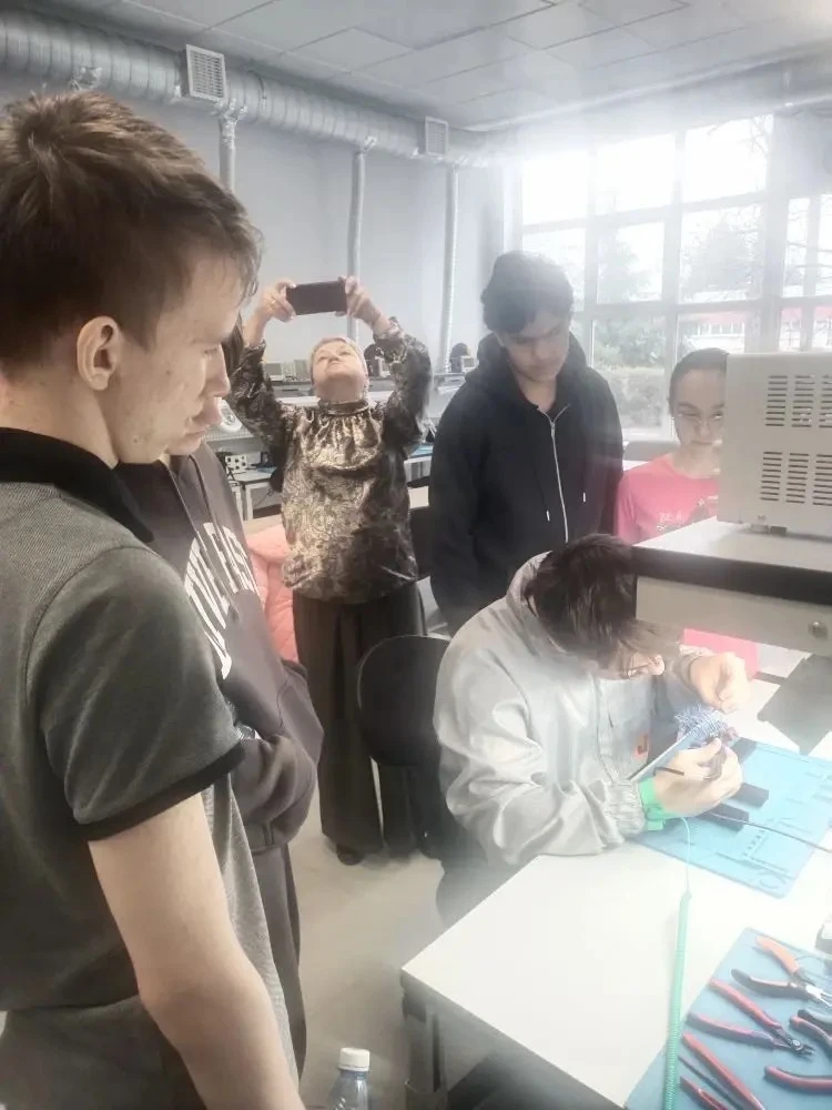 🏫 День открытых дверей: ученики 8 «Г» познакомились с профессионально‑политехническим колледжем!

1