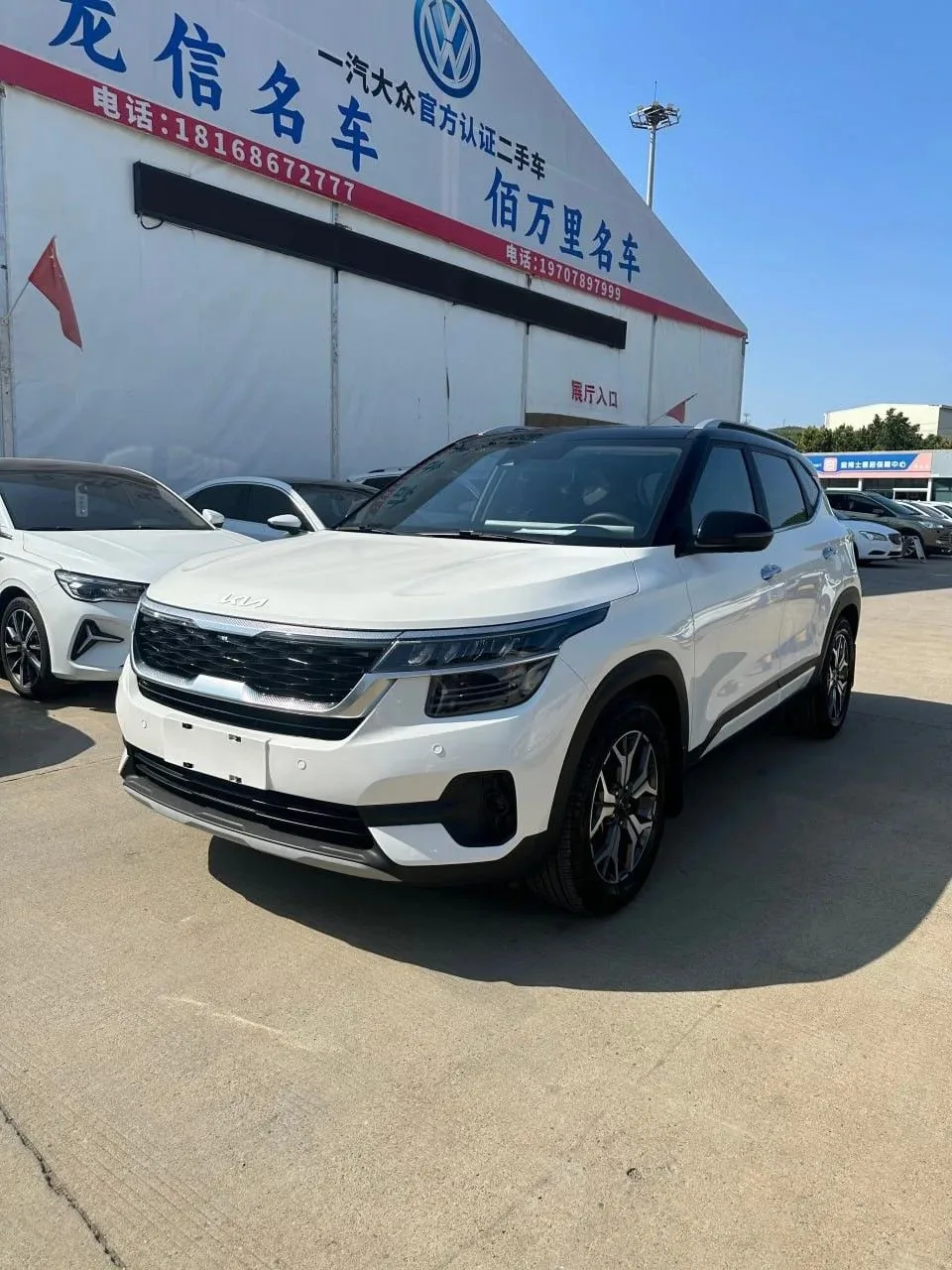 🚗 Kia KX3 1.5L CVT Trend 2021 — белый, 18 000 км, доставка до Ноябрьска включена