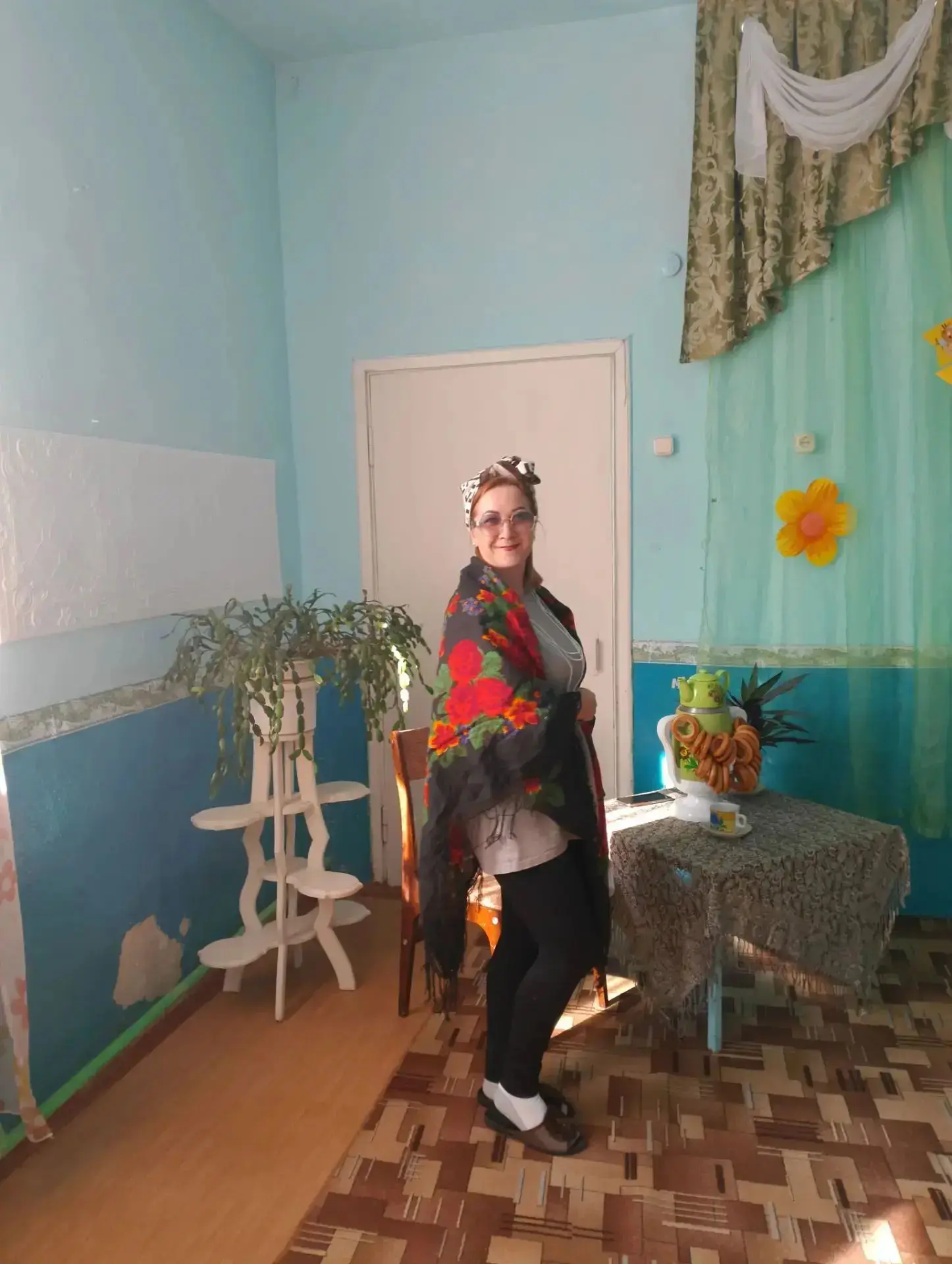 Праздник с самоваром и баранками: в детском саду отметили день рождения Мухи-Цокотухи!