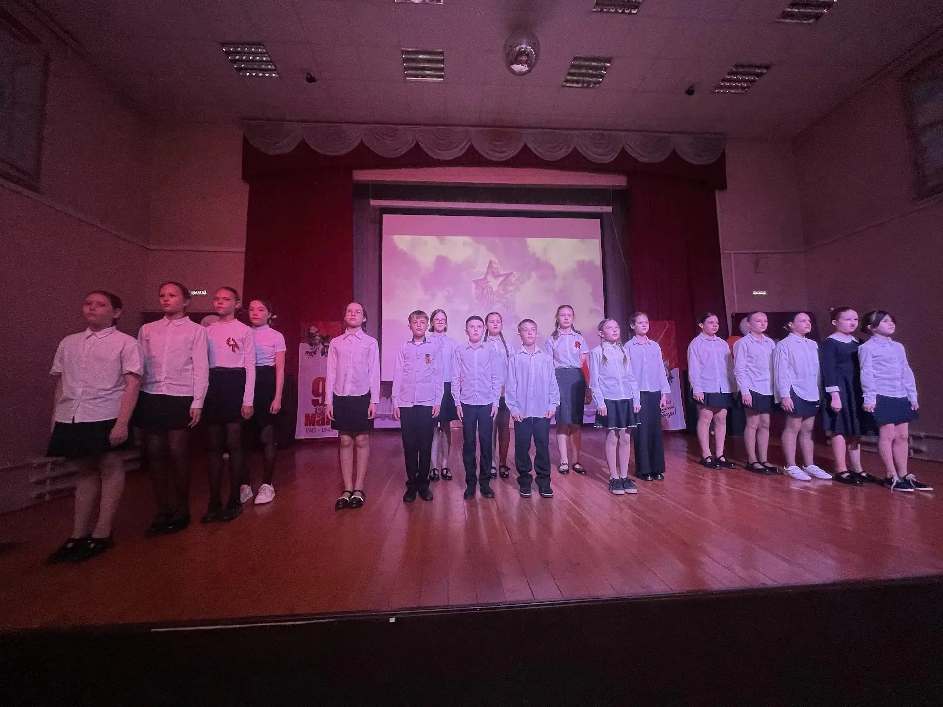 Стихи, которые не молчат. Песни, которые не отпускают 🎤  Говорят, что война заканчивается тогда, ког