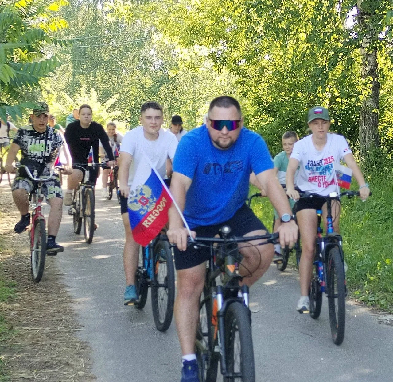Праздничные мероприятия ко Дню России прошли в разнообразных формах во всех клубных учреждениях муни