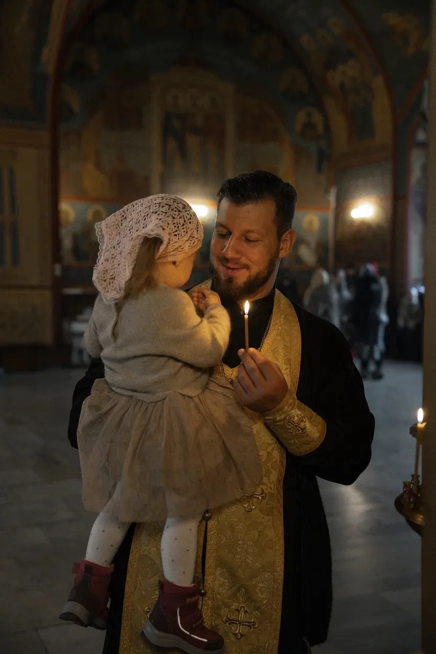 Мои хорошие!

Сегодня День семьи, любви и верности.

В этот день хочется вспомнить о том, что семья 