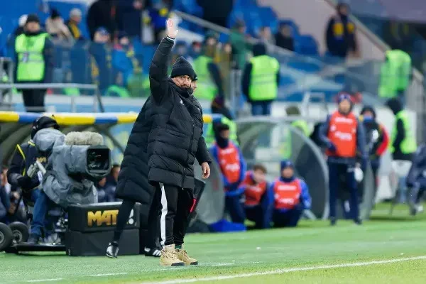 ⚽ Футболист Аль-Аскалани обвинил в своем уходе из «Ростова» Джонатана Альбу
