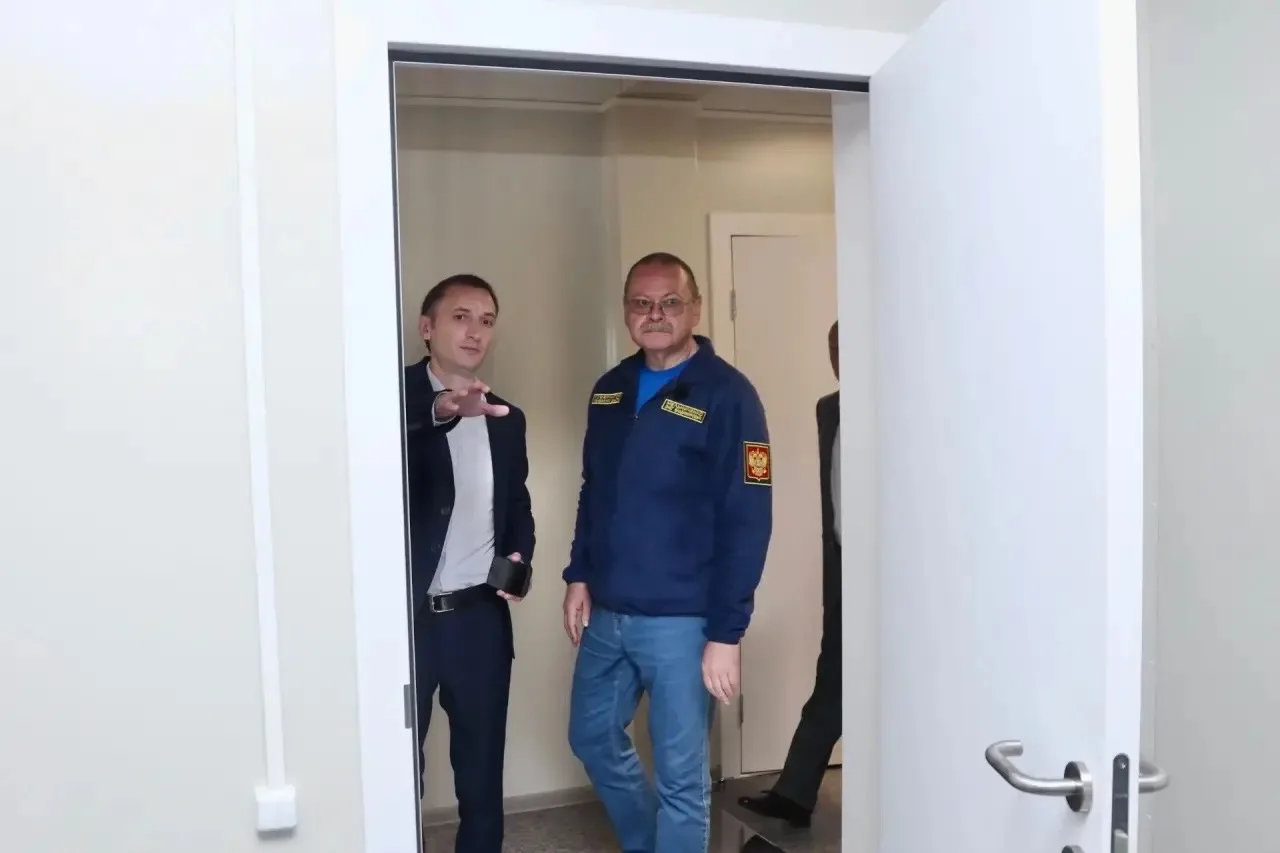 Олег Мельниченко оценил готовность новой амбулатории в селе Кижеватово