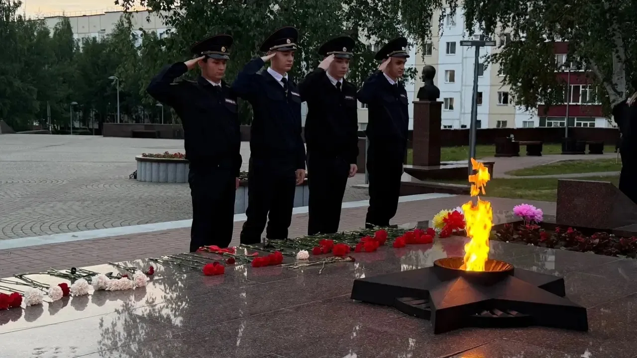 Свеча памяти

Накануне Дня памяти и скорби у Мемориала Славы в Сургуте прошла Всероссийская акция «С